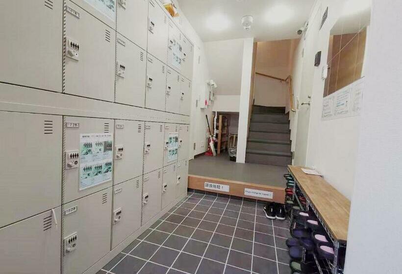 Pension Yuyu Wa 3   Self Check In    Room Number & Password Is In The Following Email