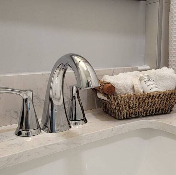 فندق Barefoot Mailman Inn & Suites