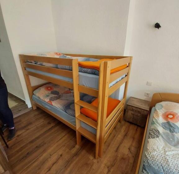 تختخواب و صبحانه Casa Mular