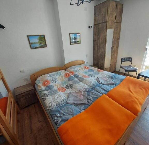 تختخواب و صبحانه Casa Mular