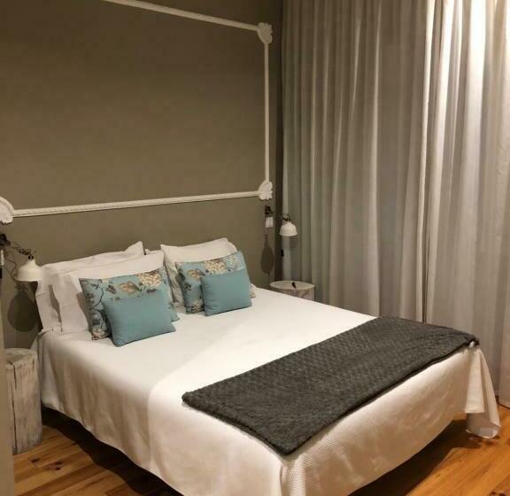 민박 Godinho S House