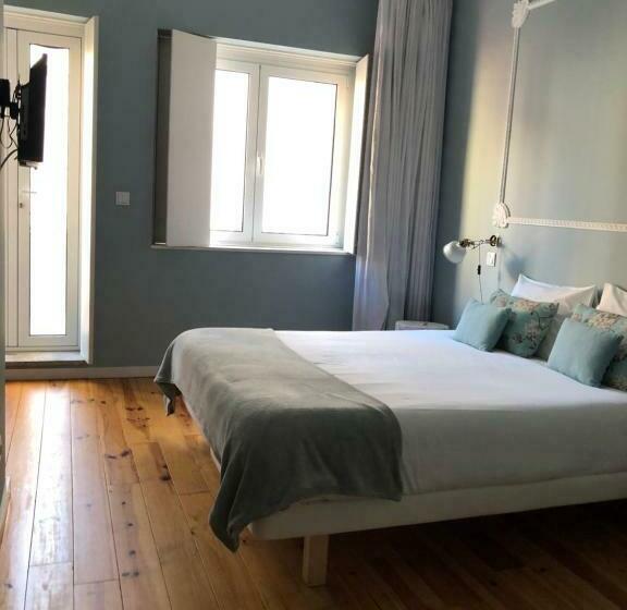 민박 Godinho S House