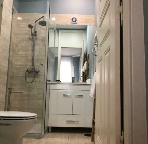 민박 Godinho S House