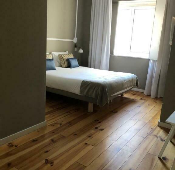 민박 Godinho S House