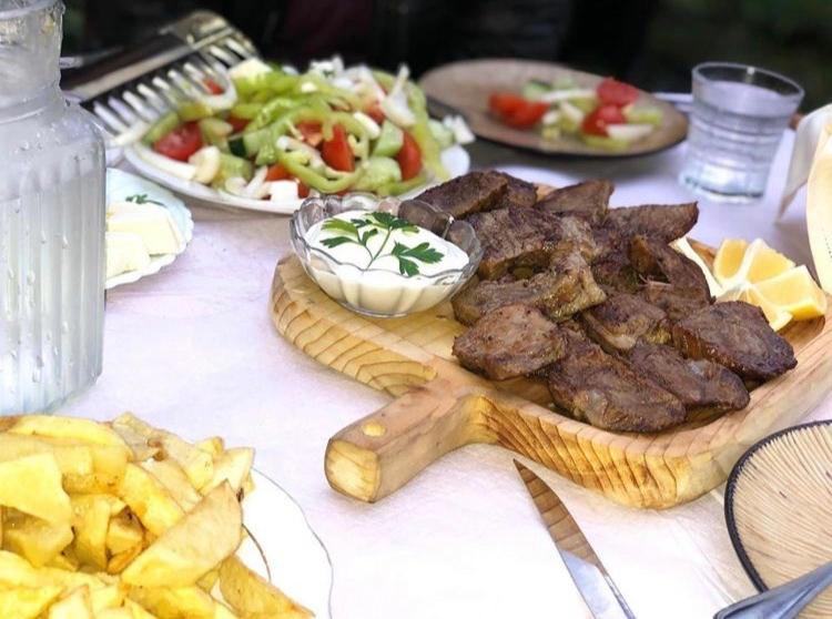 تختخواب و صبحانه Guest House Hyrmet Demushi