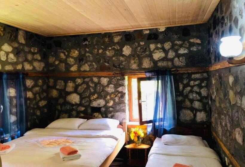 تختخواب و صبحانه Guest House Hyrmet Demushi