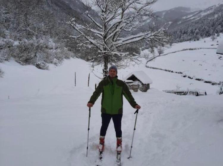 민박 Guest House Hyrmet Demushi