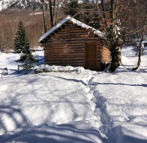 민박 Guest House Hyrmet Demushi