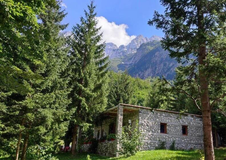 민박 Guest House Hyrmet Demushi