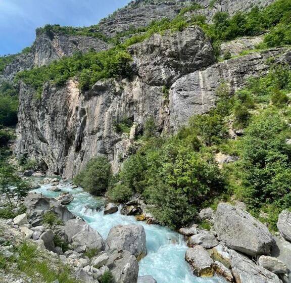 민박 Guest House Hyrmet Demushi