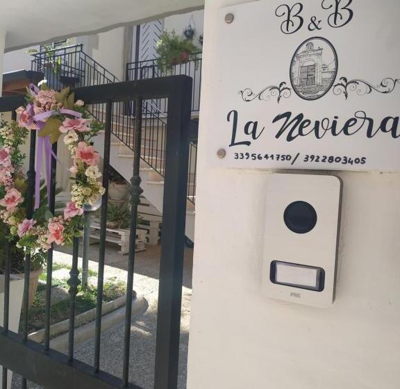 住宿加早餐  La Neviera