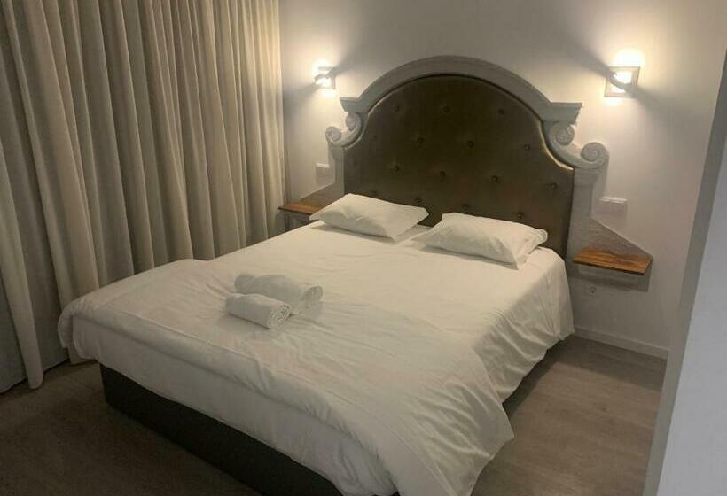 住宿加早餐  O Frances