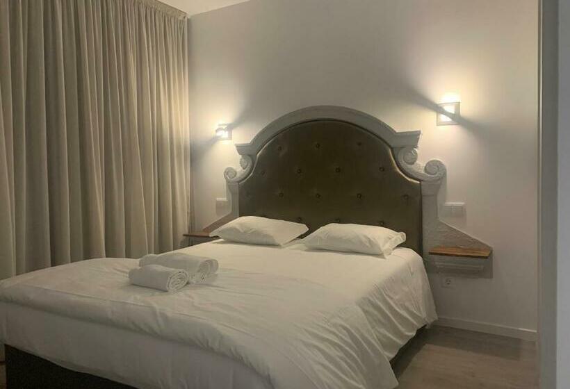 住宿加早餐  O Frances