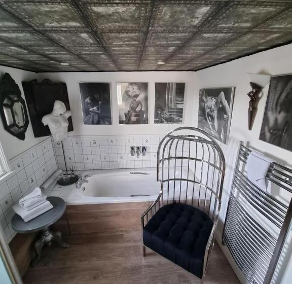 ベッドアンドブレックファースト Varr House @ Meadow View