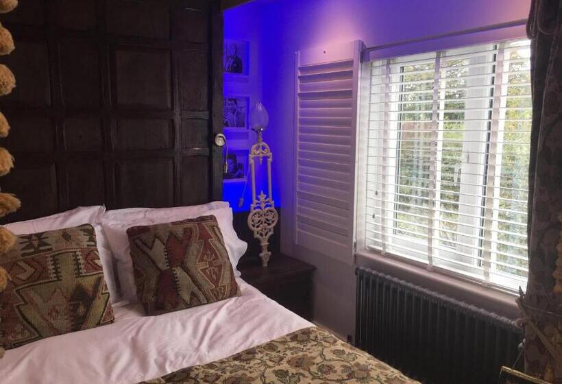 ベッドアンドブレックファースト Varr House @ Meadow View