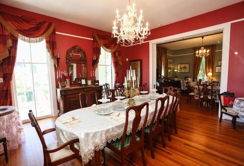 Bed and Breakfast Virginia Point Inn