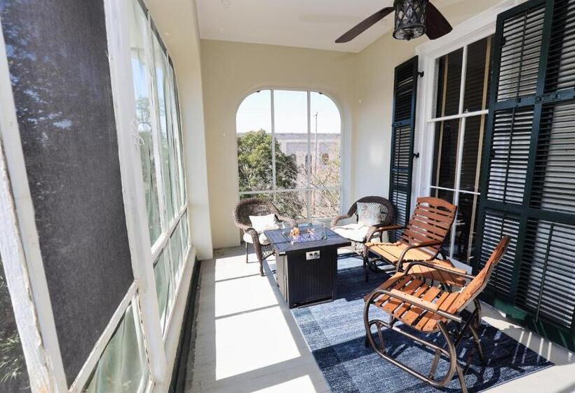 Bed and Breakfast Virginia Point Inn