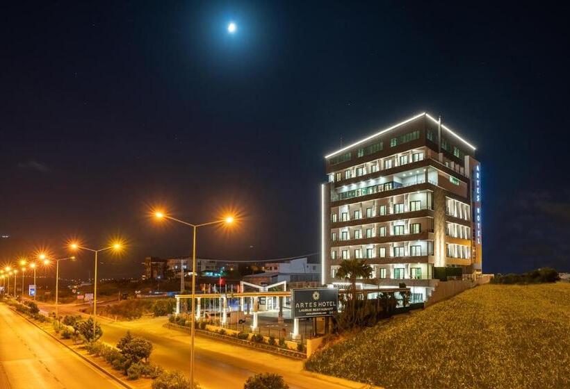 هتل Artes