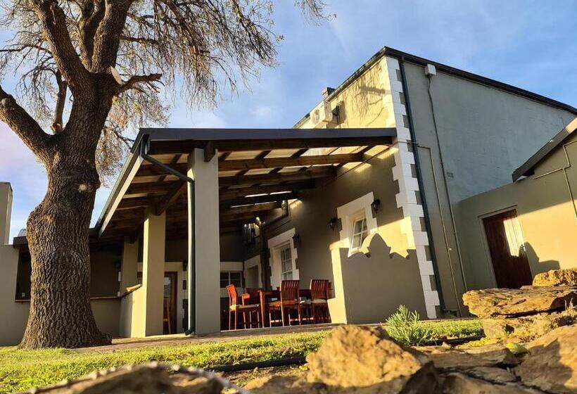 فندق Avondrust Guest House