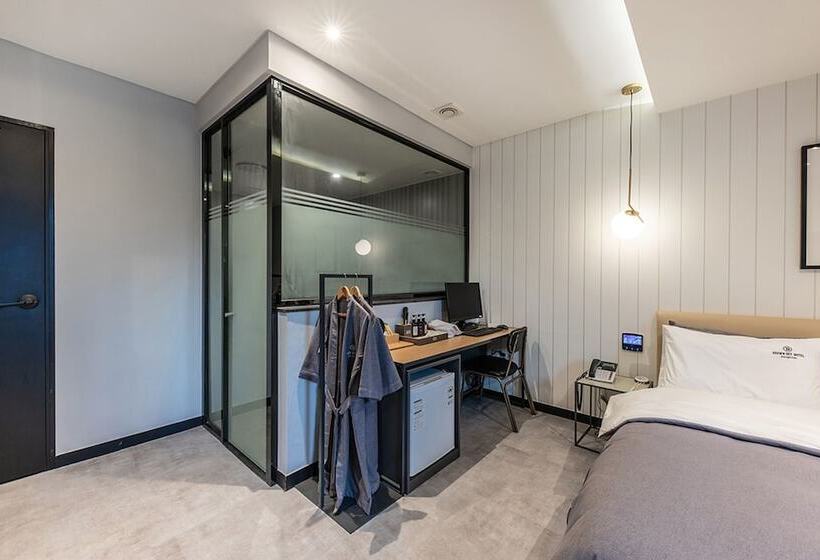 Brown Dot Hotel Jeonggwan