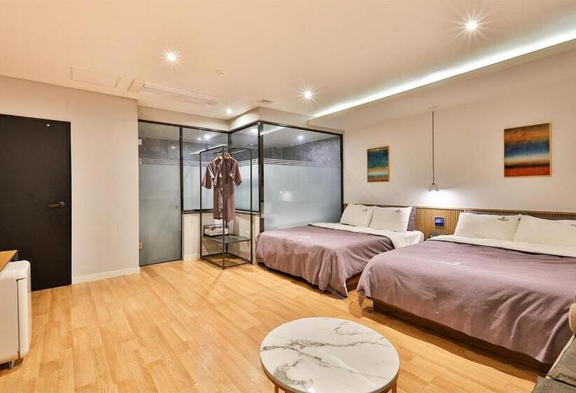 Brown Dot Hotel Jeonggwan