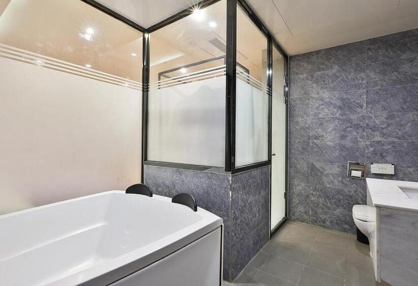 Brown Dot Hotel Jeonggwan