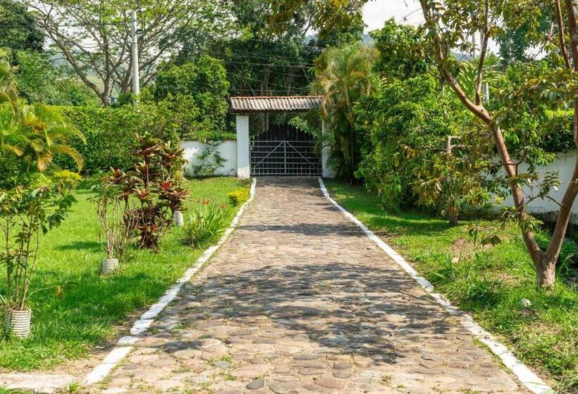 هتل Casa El Limonar Garzón Hospedaje Campestre