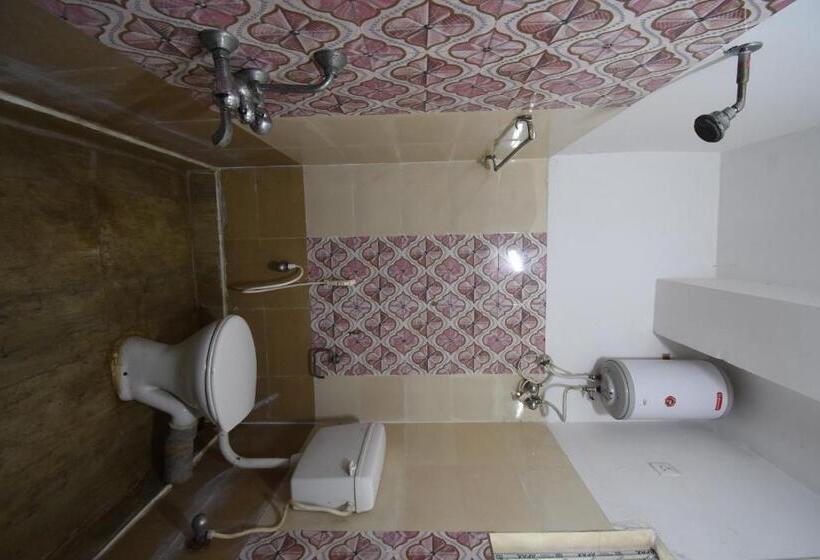 Отель O Avenue Inn