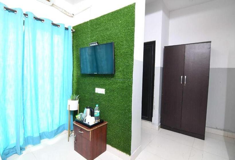 Отель O Avenue Inn