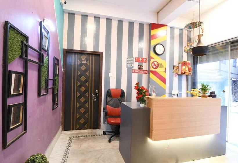 Отель O Avenue Inn