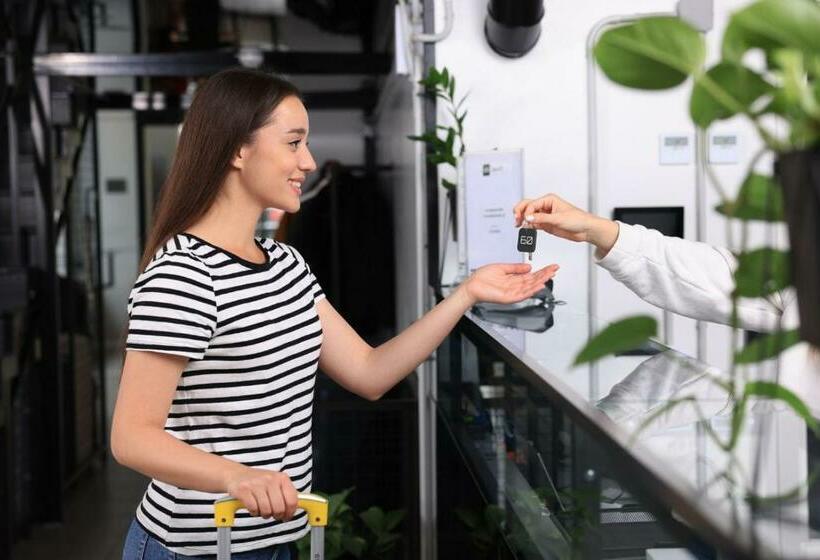 Capsule Hotel Constellation 89