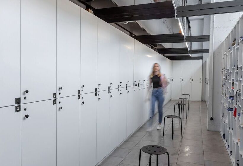 Capsule Hotel Constellation 89