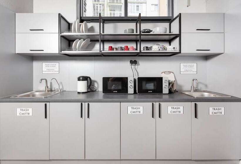 Capsule Hotel Constellation 89