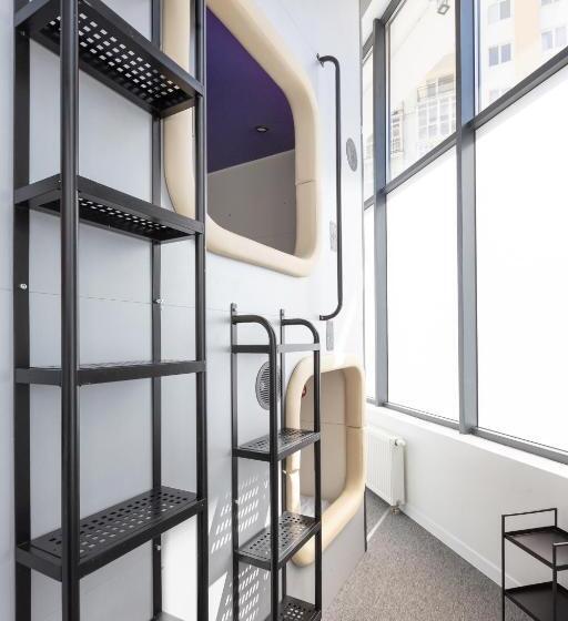 Capsule Hotel Constellation 89