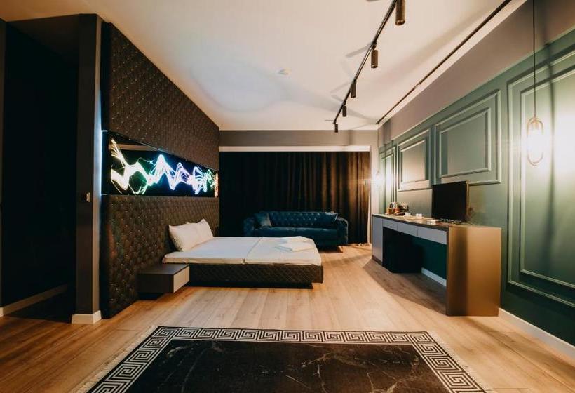 Отель Enna Suit