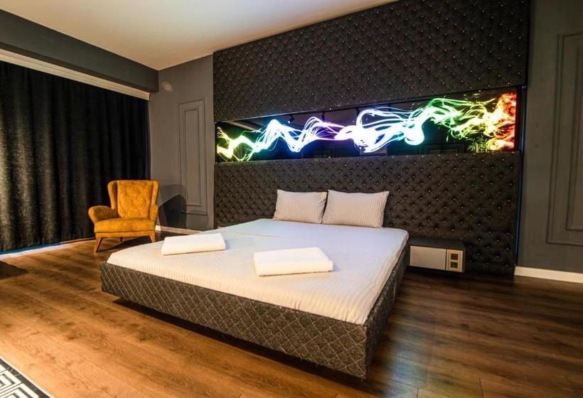 Отель Enna Suit