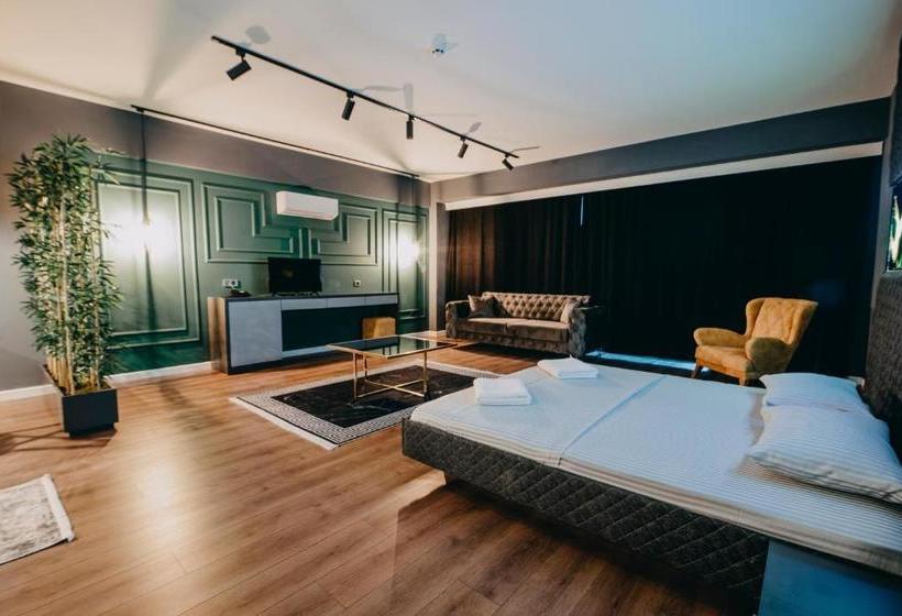 Отель Enna Suit