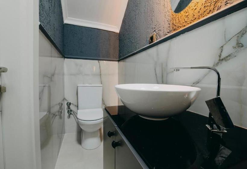 Отель Enna Suit