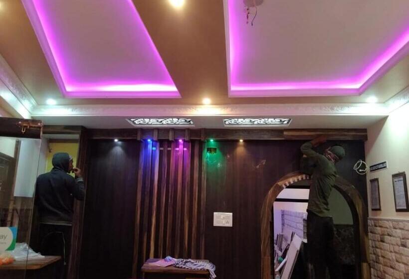 هتل Goroomgo Prateek Residency Digha