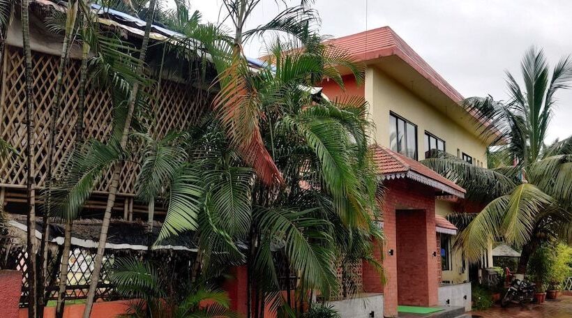 酒店 Holiday Cottage Inn