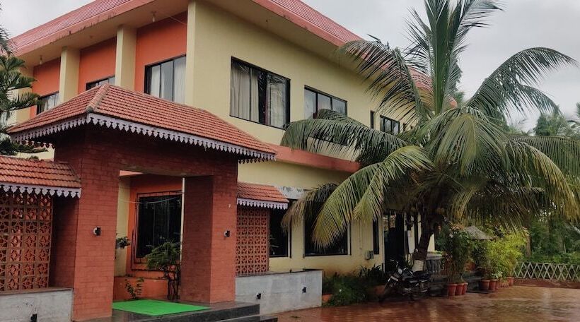 酒店 Holiday Cottage Inn