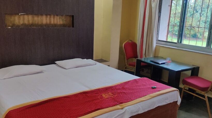 酒店 Holiday Cottage Inn