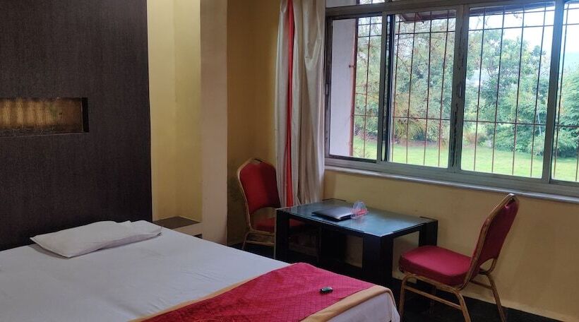 酒店 Holiday Cottage Inn