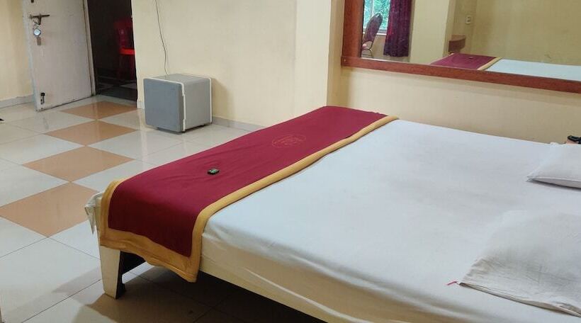 酒店 Holiday Cottage Inn