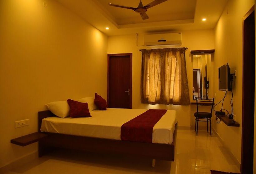 فندق Home Stay @ Kommiya Inn