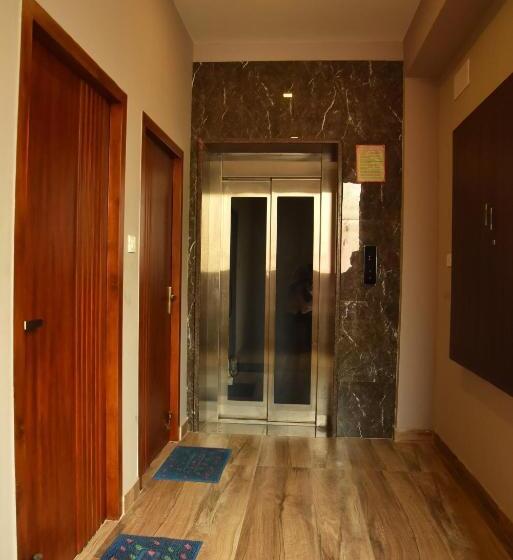 فندق Home Stay @ Kommiya Inn