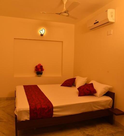 فندق Home Stay @ Kommiya Inn