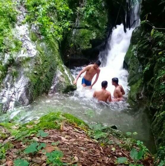 فندق Huts And Hats Resort