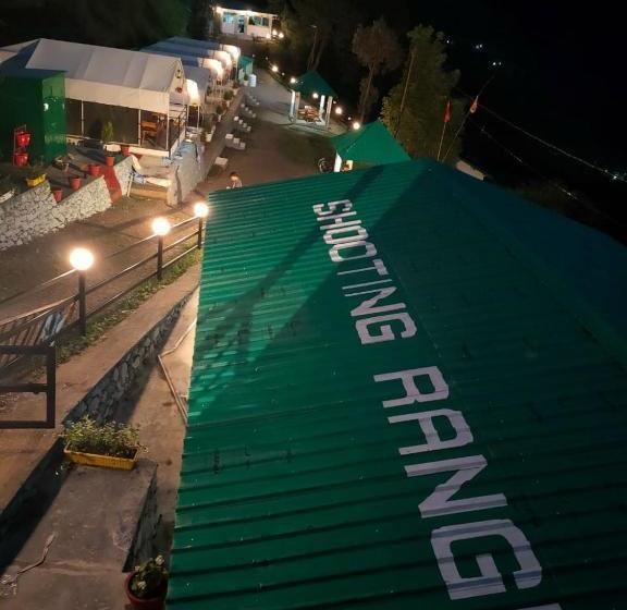 فندق Huts And Hats Resort