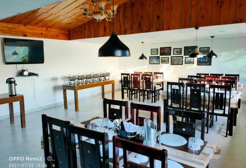 فندق Huts And Hats Resort